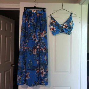 Two-piece crop top and skirt tropical set, size small